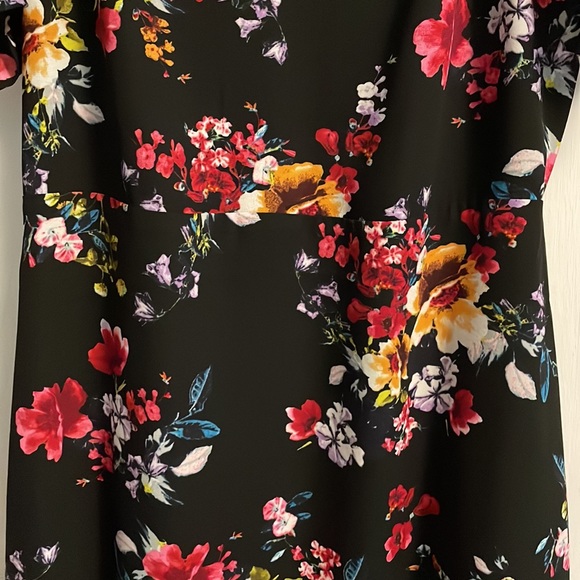 Express Floral cold shoulder dress- never worn - Picture 3 of 4